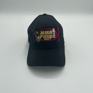 Vintage NBA Finals Hat Chicago Bulls Utah Jazz 1997 Michael Jordan black New Era